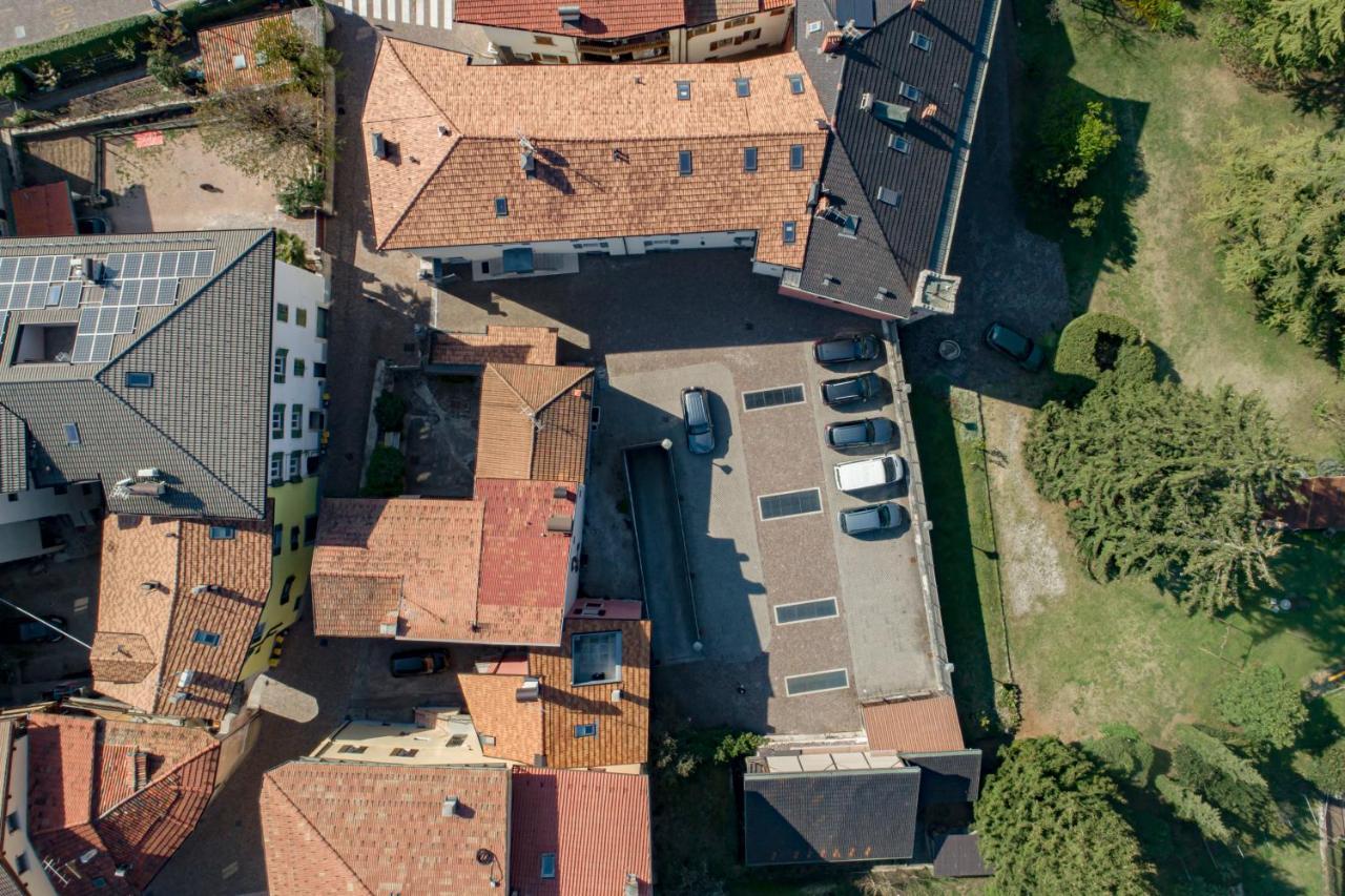 La Canonica Suite Apartments New Location Trento Bagian luar foto