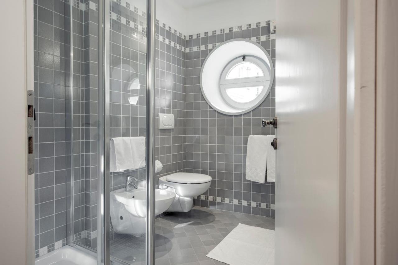La Canonica Suite Apartments New Location Trento Bagian luar foto