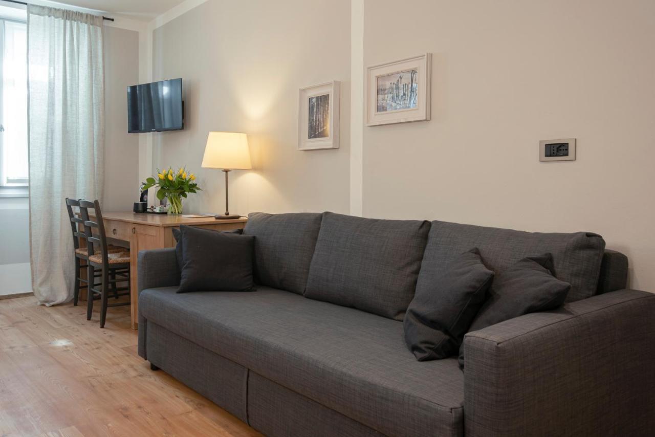 La Canonica Suite Apartments New Location Trento Bagian luar foto