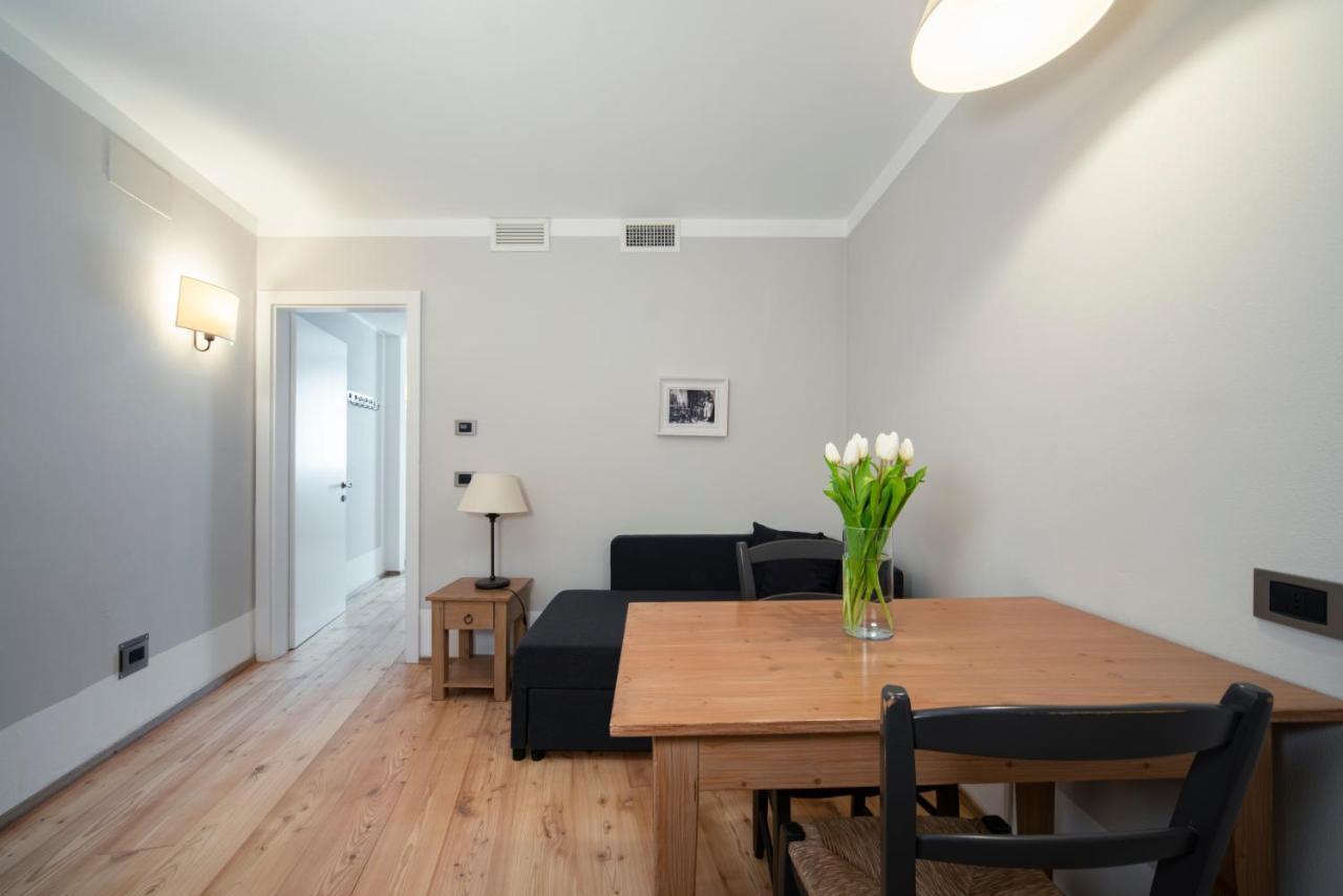 La Canonica Suite Apartments New Location Trento Bagian luar foto
